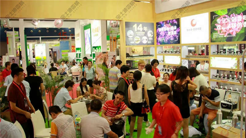 寶士迪香精展區(qū)人聲鼎沸 寶士迪香精展區(qū)人聲鼎沸