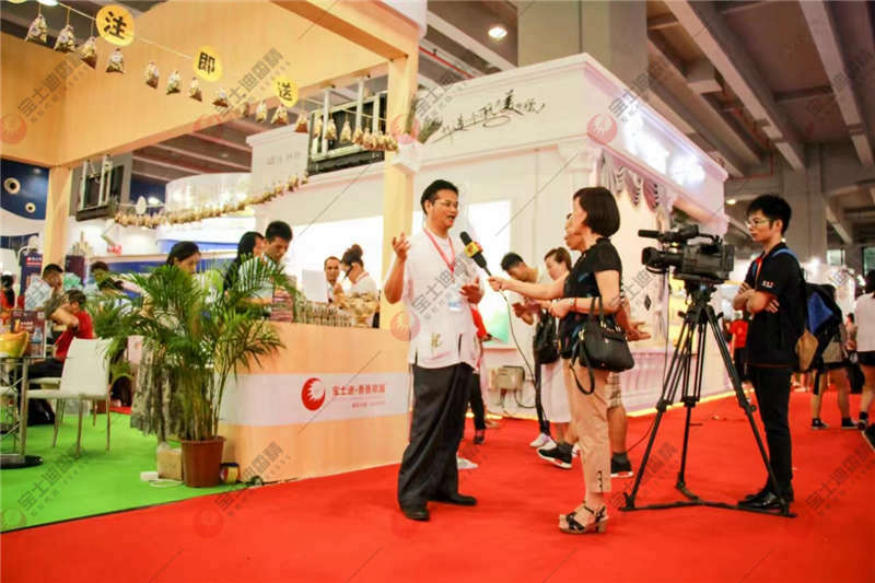 李中博先生接受采訪 李中博先生接受采訪